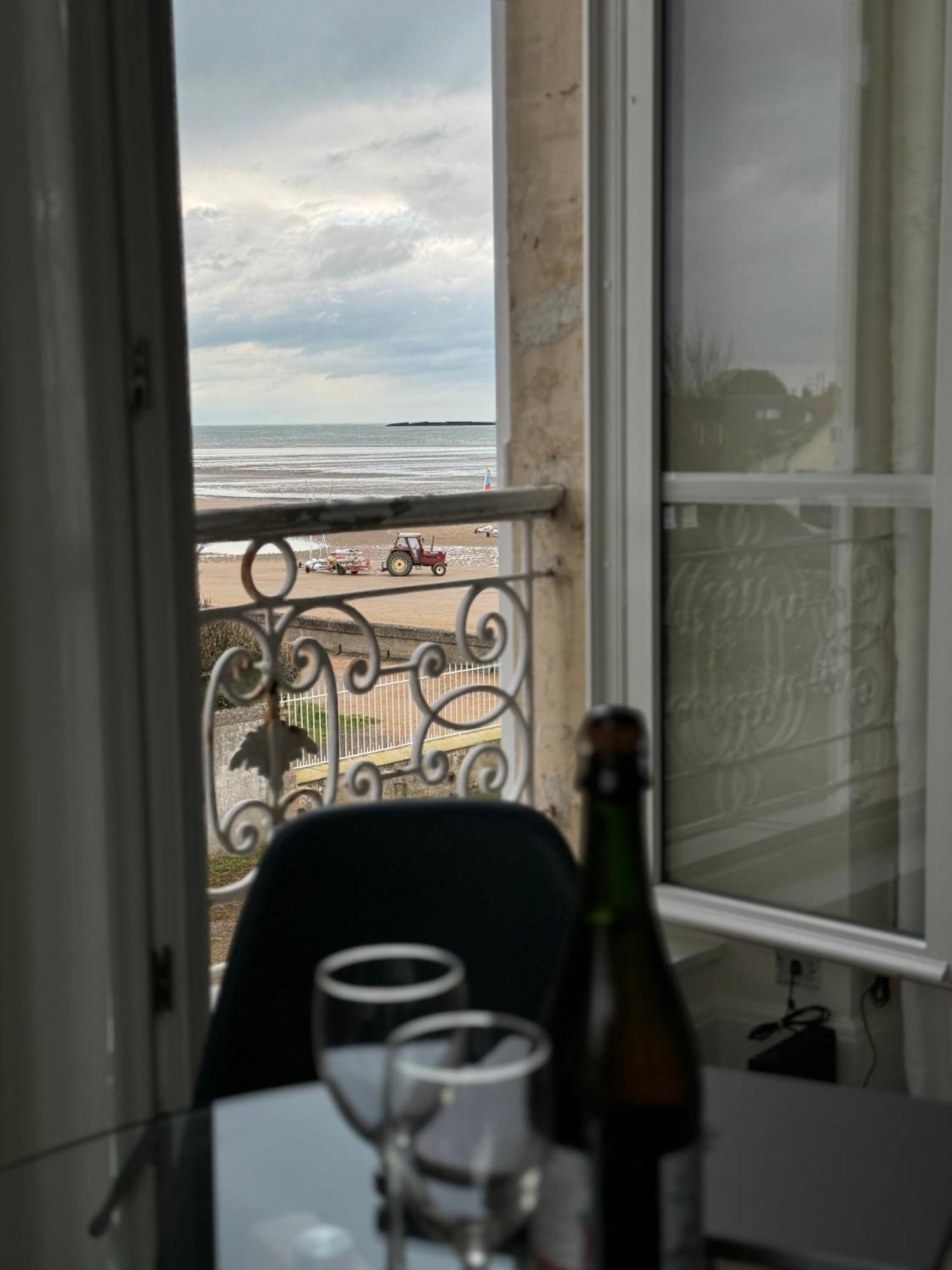 Sunny On D-day With Parking Apartment Saint-Come-de-Fresne