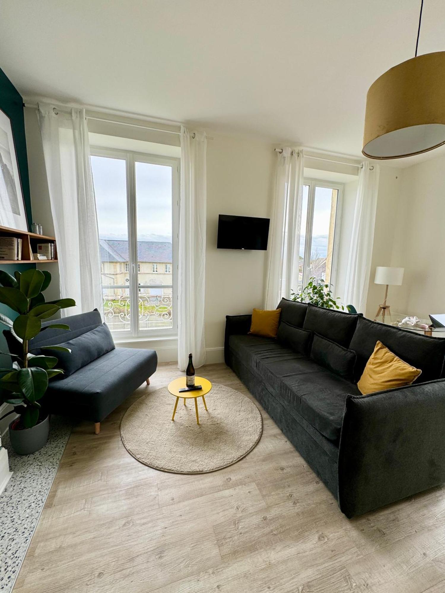 Apartment Sunny On D-day With Parking *